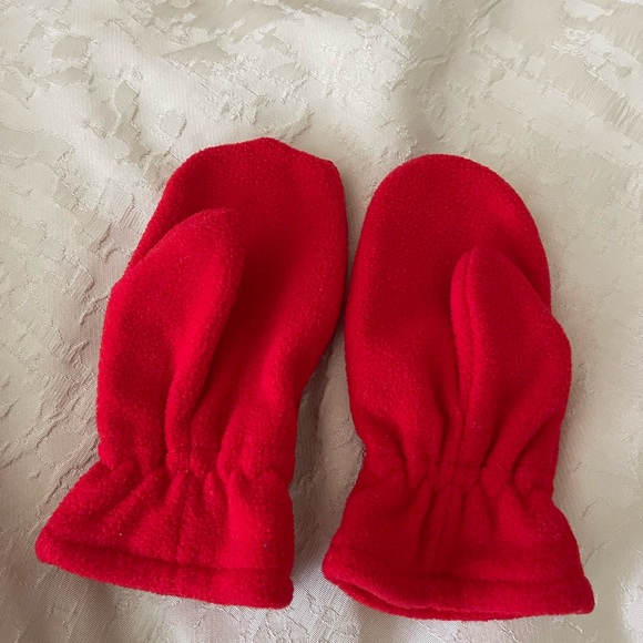 Target winter hat and gloves set - Picture 3 of 4